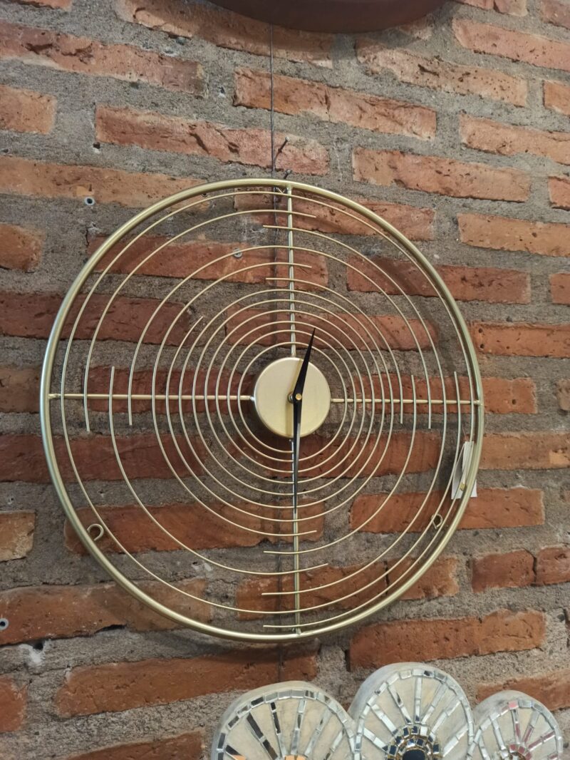 Reloj Dorado Circular